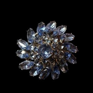blue gem brooch